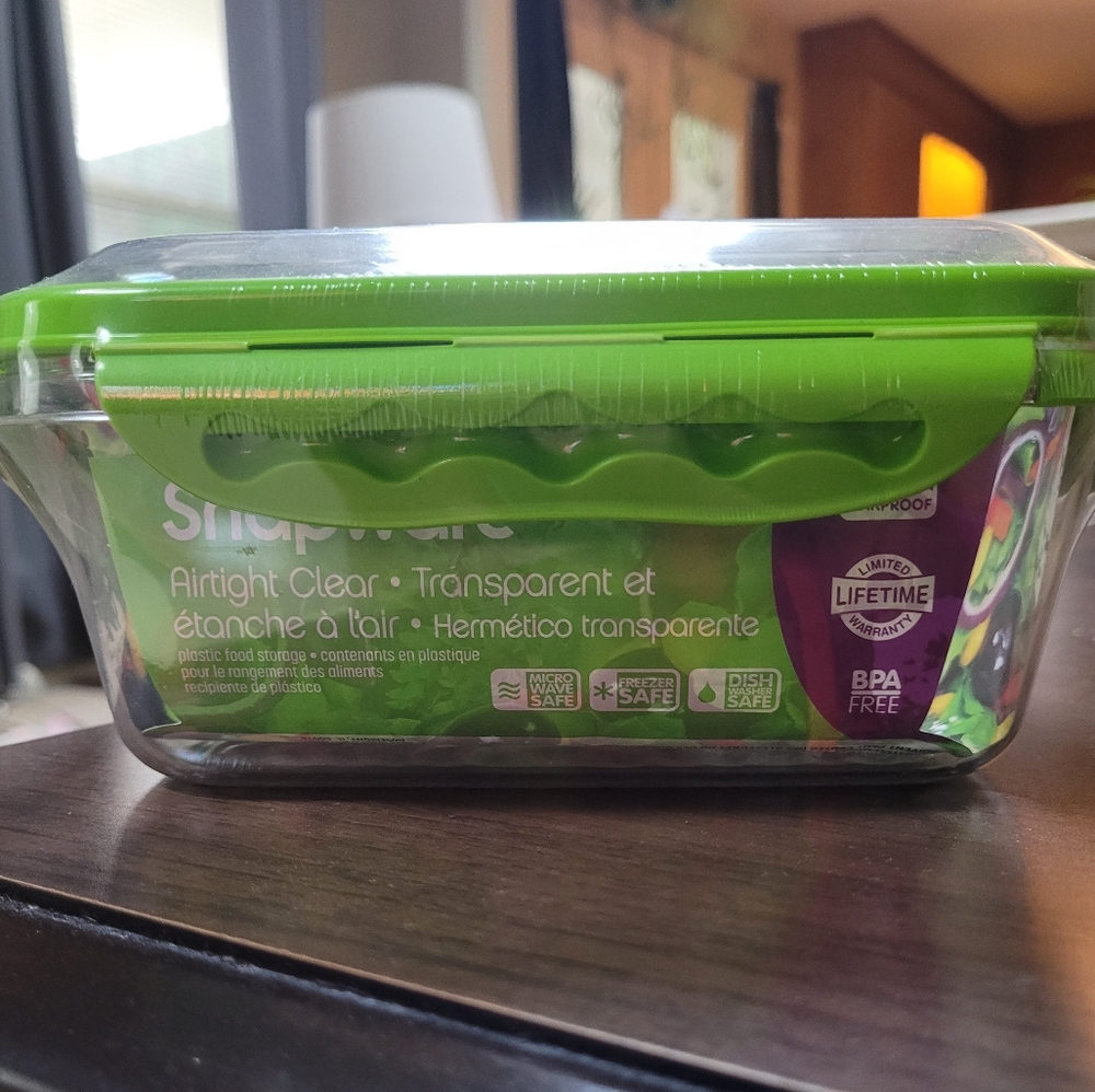 Snapware Airtight Clear 6.3 cup (1.5 liter) Square Plastic - Picture 2 of 2